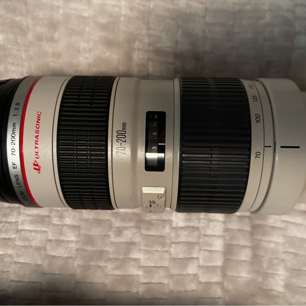 70-200mm f2.8 Camera Lens - Cream and Black